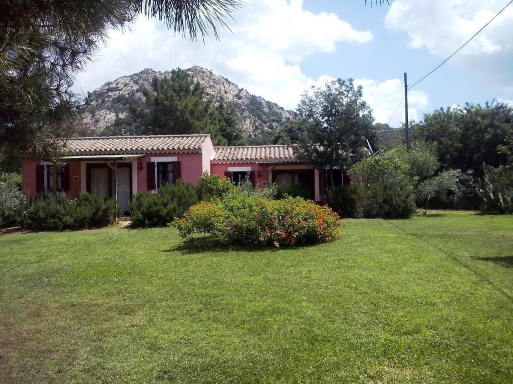 Agriturismo L'Aglientu B&B Loiri Porto San Paolo Exteriör bild