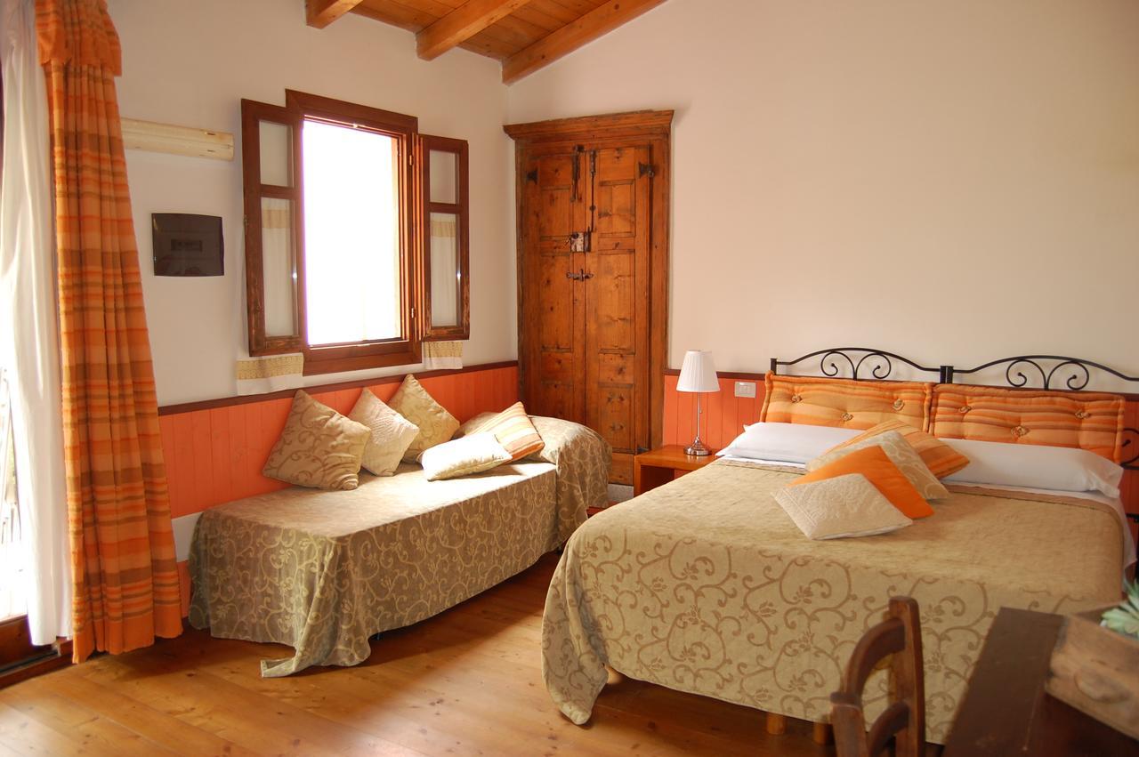 Agriturismo L'Aglientu B&B Loiri Porto San Paolo Exteriör bild